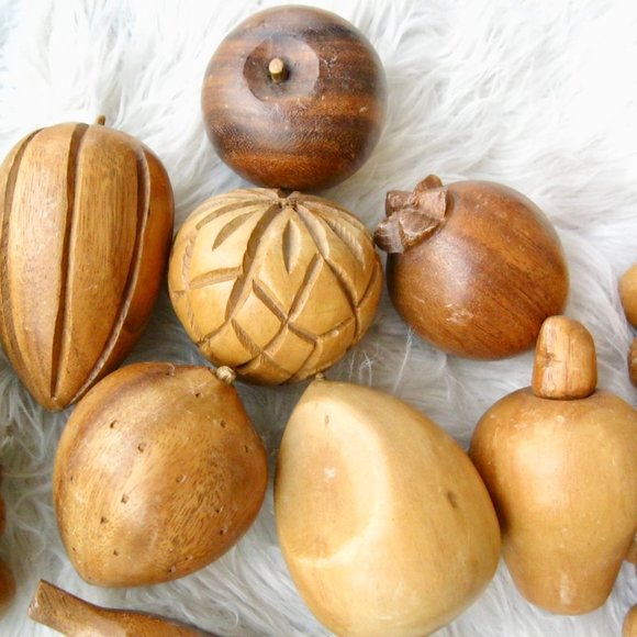 VTG Wooden Fruit Lot of 10 Grape Banana Apple Pear - Picture 3 of 6